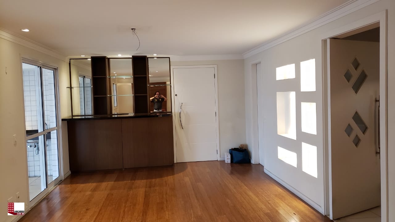 Apartamento à venda com 3 quartos, 220m² - Foto 1