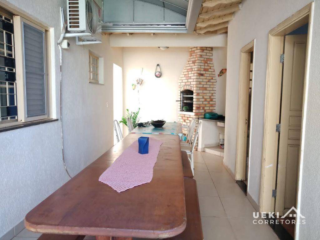 Casa à venda com 4 quartos, 253m² - Foto 3