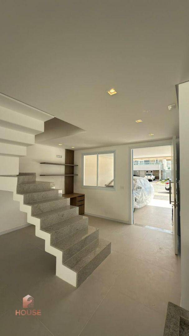 Casa de Condomínio para alugar com 3 quartos, 260m² - Foto 9