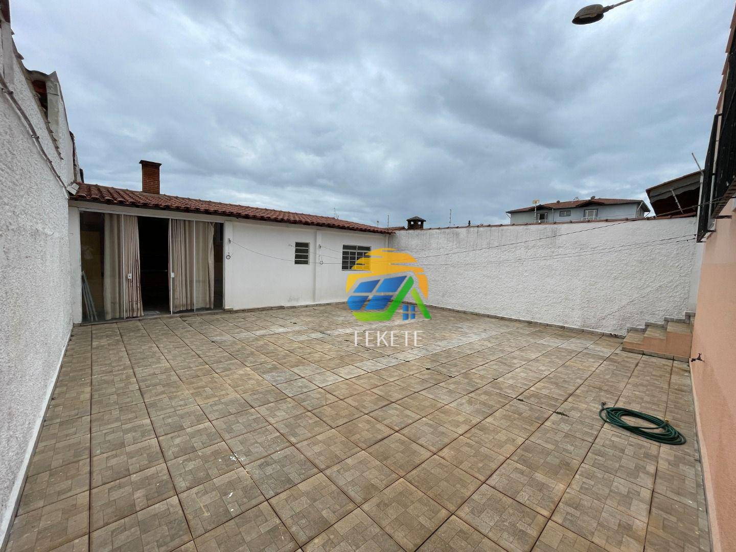 Casa à venda com 3 quartos, 151m² - Foto 4