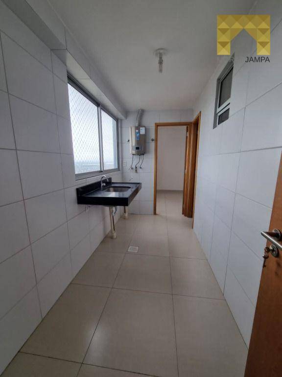 Apartamento à venda com 3 quartos, 135m² - Foto 12