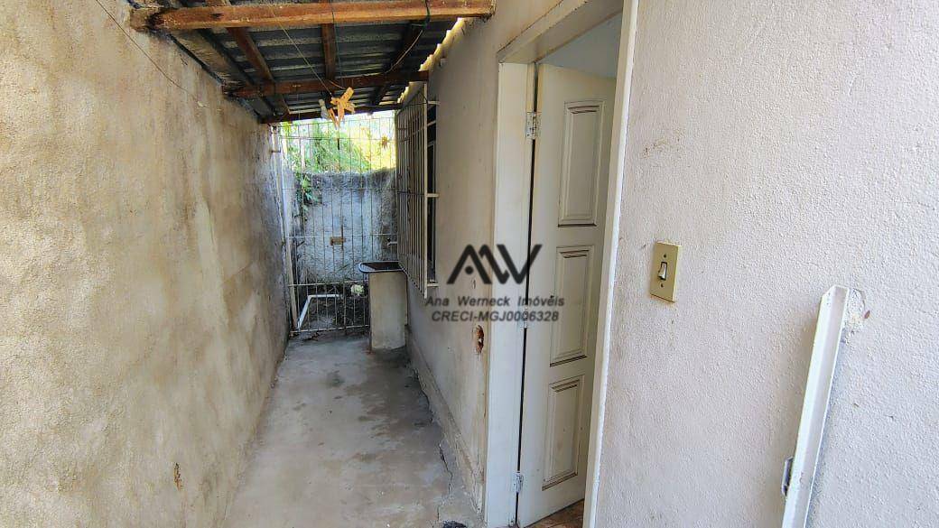 Casa à venda com 2 quartos, 90m² - Foto 4