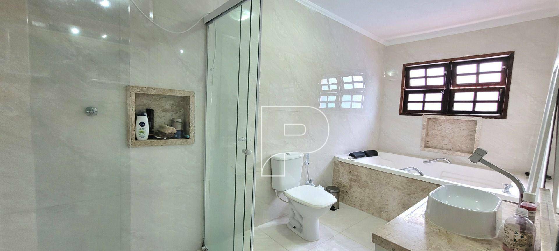 Casa de Condomínio para alugar com 4 quartos, 231m² - Foto 24