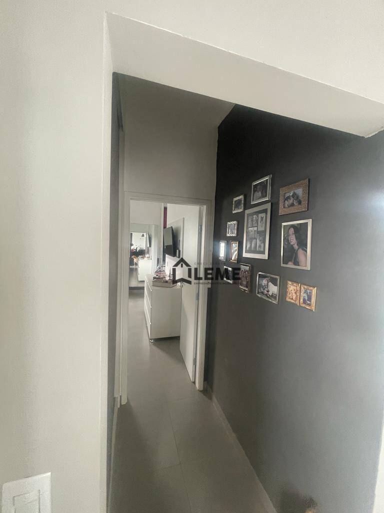 Casa à venda com 1 quarto, 77m² - Foto 2