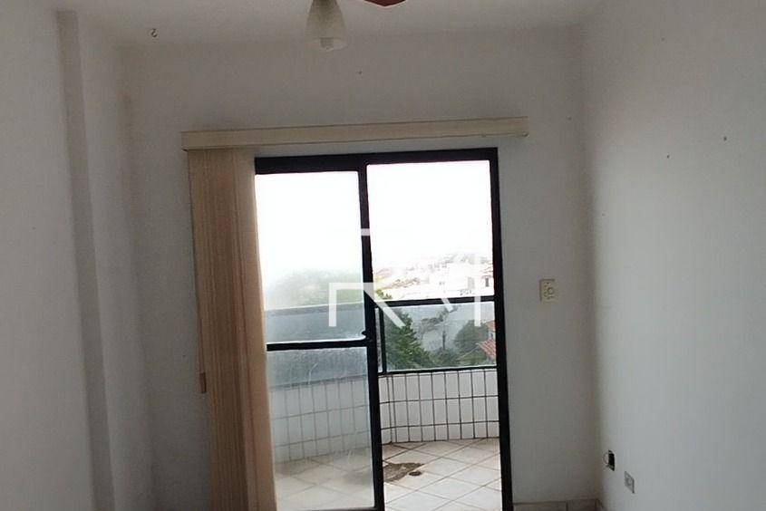 Apartamento à venda com 2 quartos, 75m² - Foto 4