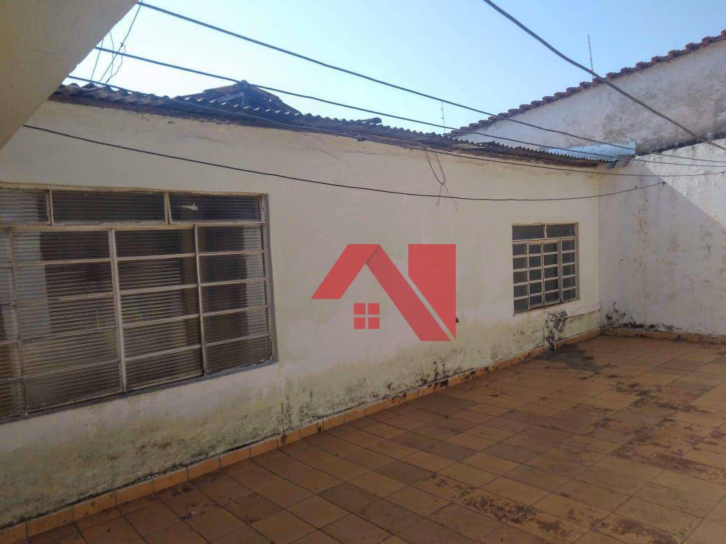 Casa para alugar com 6 quartos, 350m² - Foto 17