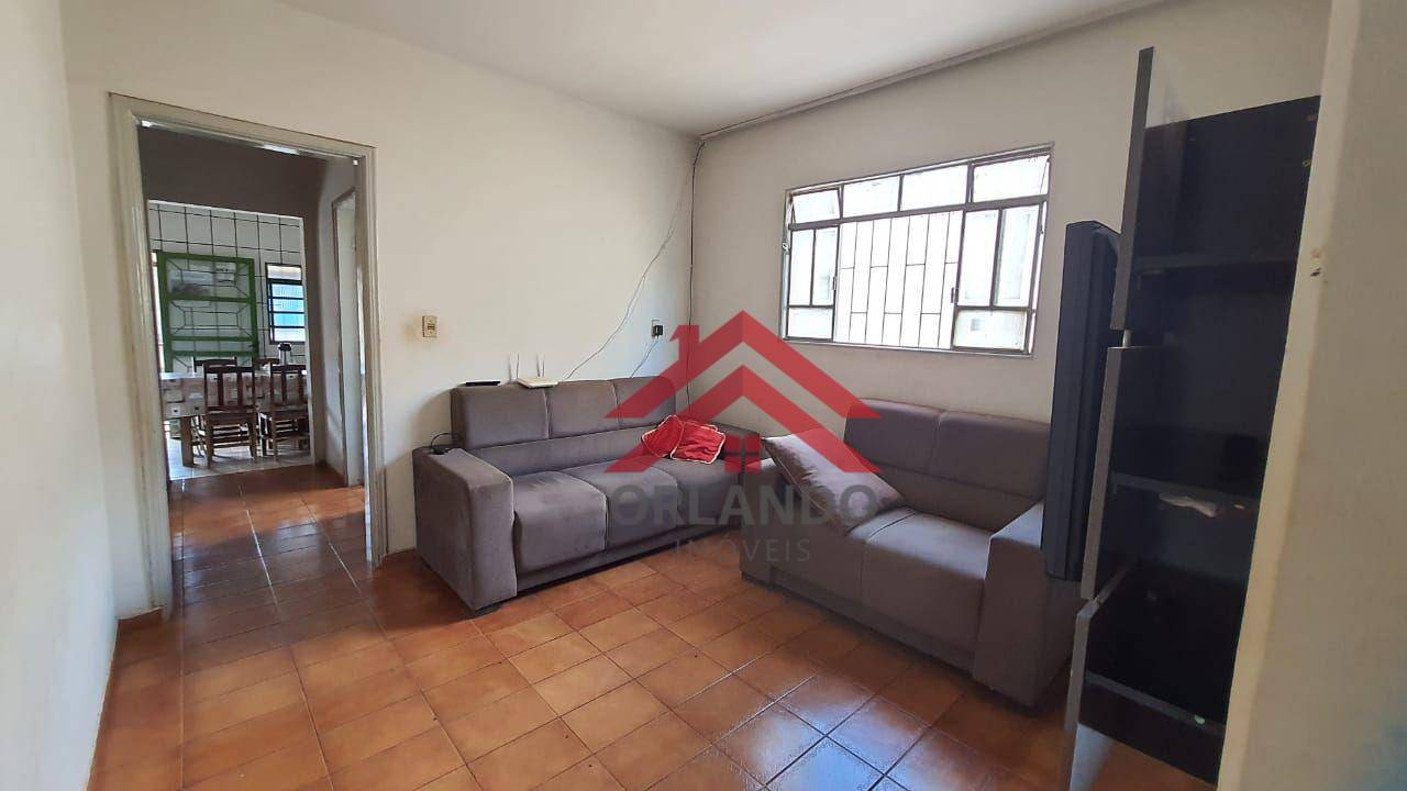 Casa à venda com 4 quartos, 130m² - Foto 1