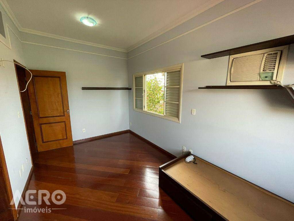 Casa de Condomínio para alugar com 4 quartos, 410m² - Foto 27