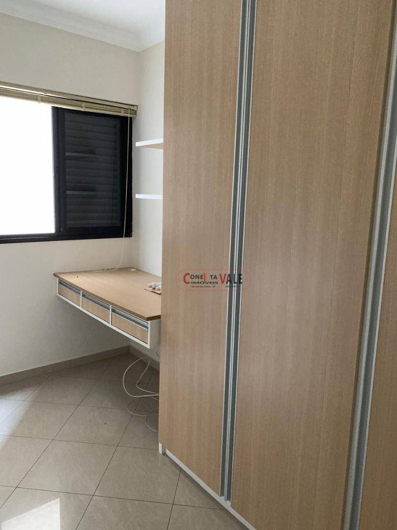 Apartamento para alugar com 4 quartos, 107m² - Foto 8