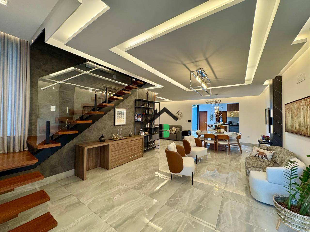 Casa, 4 quartos, 237 m² - Foto 1