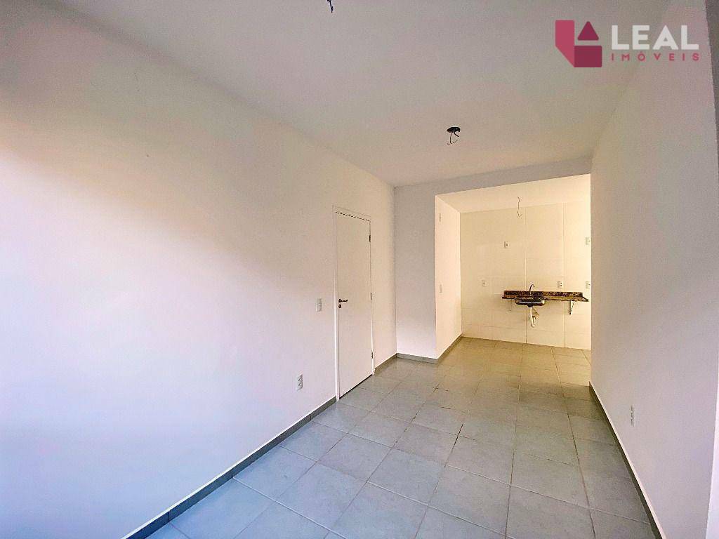 Apartamento à venda com 2 quartos, 51m² - Foto 3