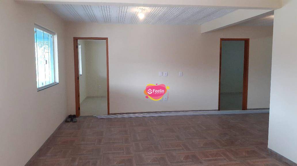 Casa para alugar com 2 quartos, 90m² - Foto 2