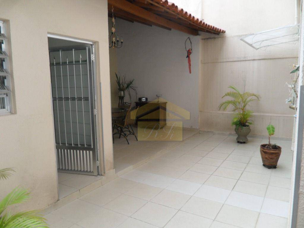 Casa à venda com 3 quartos, 197m² - Foto 9