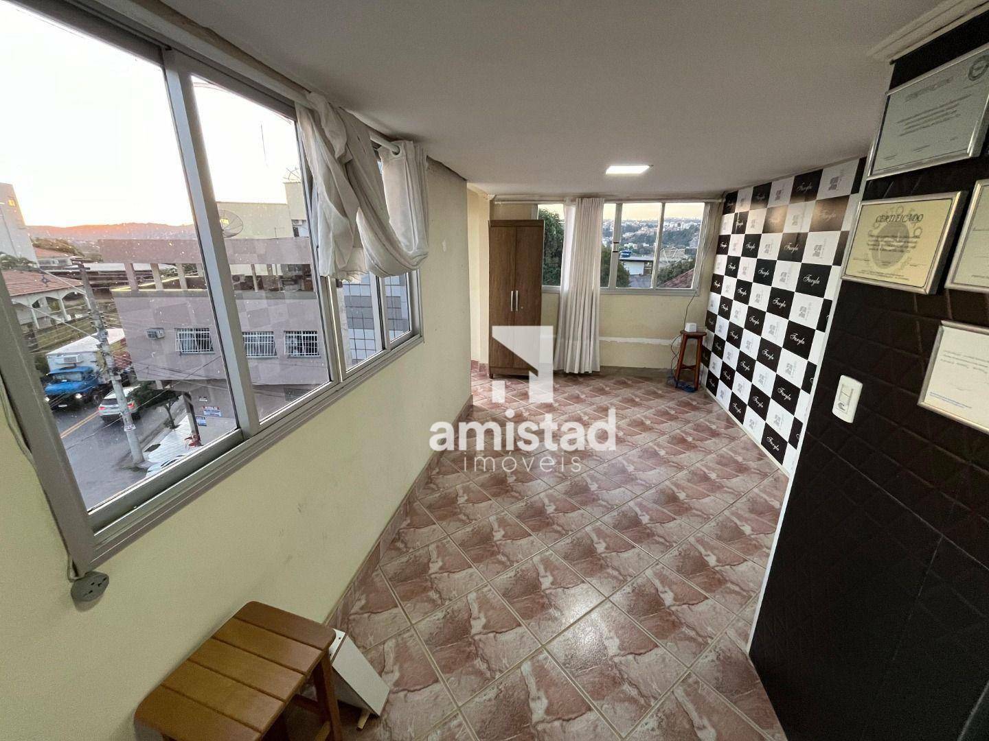 Casa à venda com 5 quartos, 235m² - Foto 16