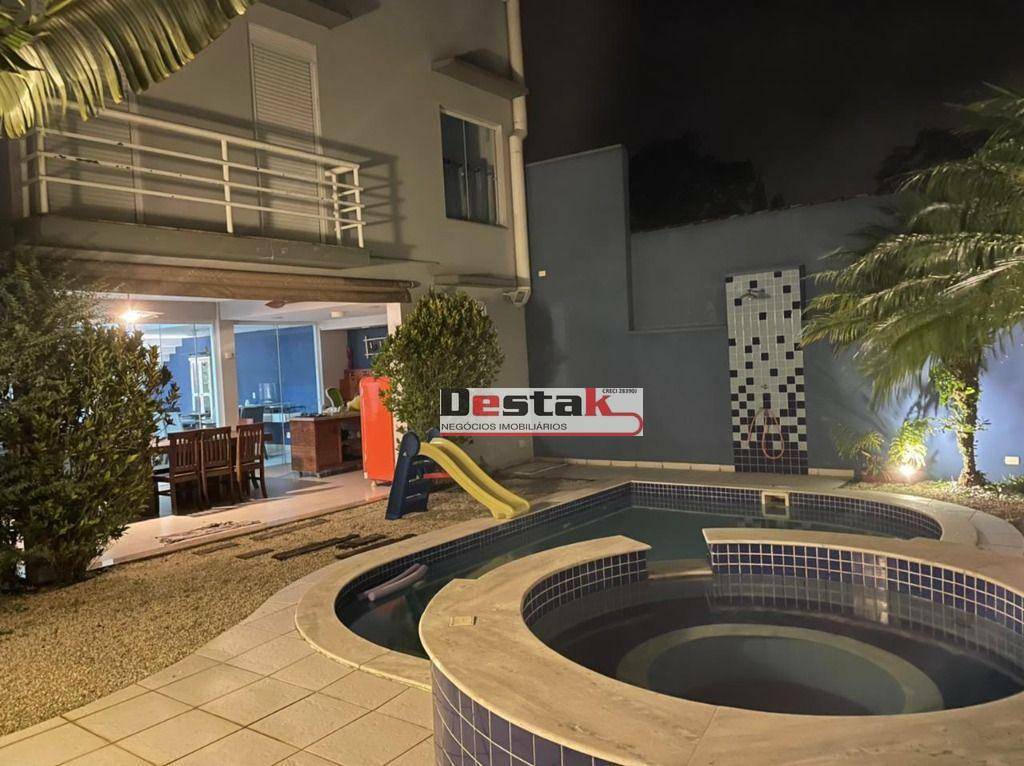 Sobrado, 3 quartos, 215 m² - Foto 3