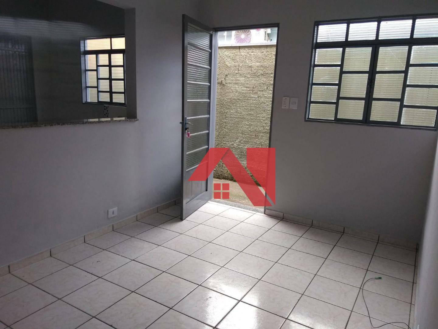 Casa à venda com 2 quartos, 80m² - Foto 8