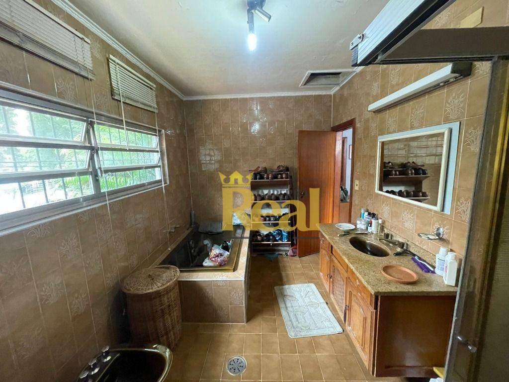 Casa à venda e aluguel com 3 quartos, 390m² - Foto 8