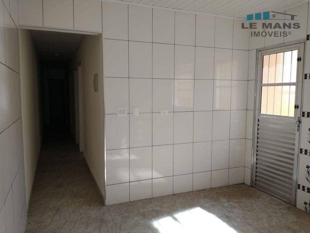 Casa à venda com 3 quartos, 73m² - Foto 9