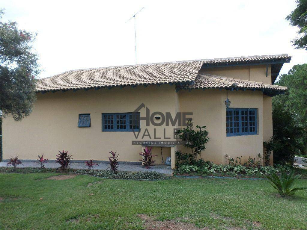 Casa de Condomínio à venda e aluguel com 4 quartos, 302m² - Foto 2