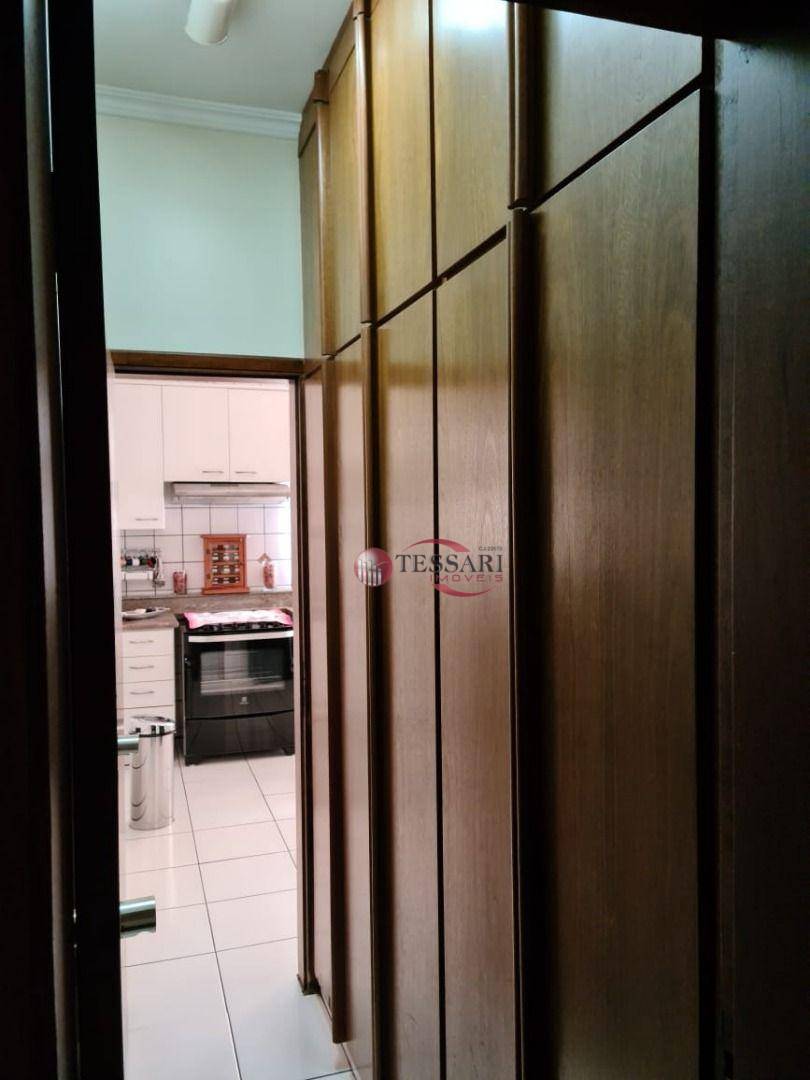 Apartamento à venda e aluguel com 3 quartos, 210m² - Foto 13