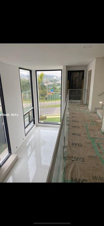 Casa de Condomínio à venda com 4 quartos, 350m² - Foto 2