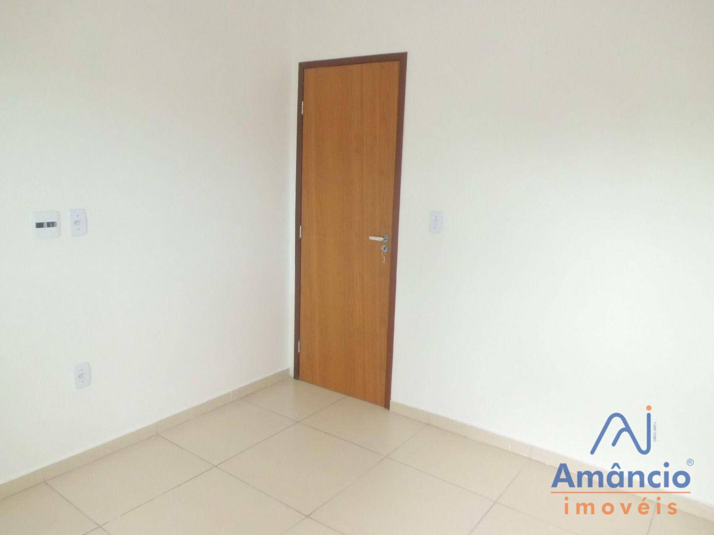 Apartamento à venda com 2 quartos, 60m² - Foto 13