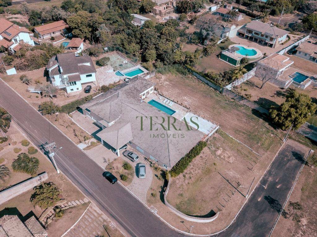 Casa de Condomínio à venda e aluguel com 6 quartos, 746m² - Foto 2