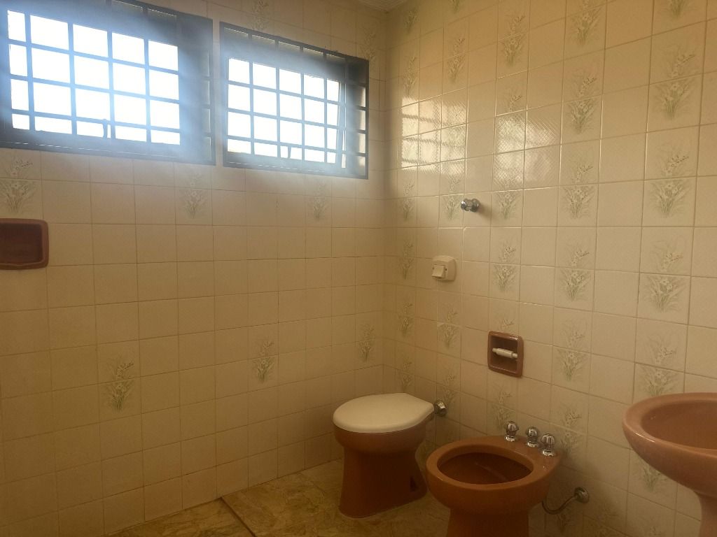 Casa para alugar com 4 quartos, 465m² - Foto 22