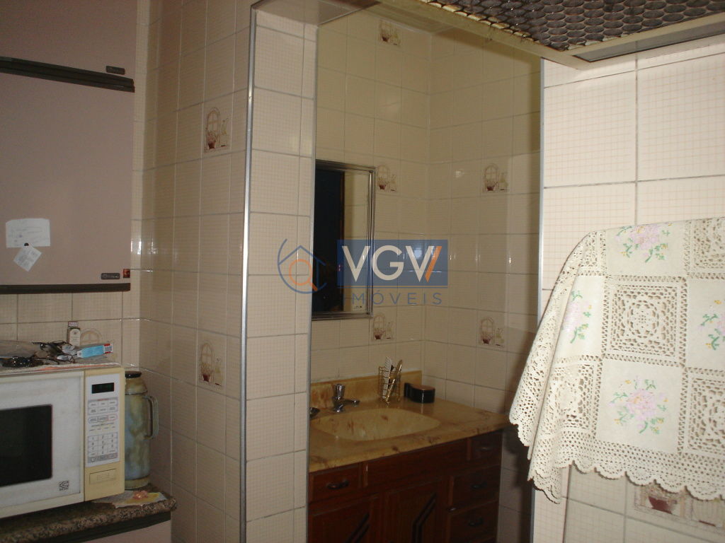 Casa à venda com 2 quartos, 250m² - Foto 9