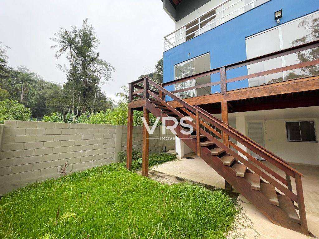 Casa à venda com 5 quartos, 216m² - Foto 21