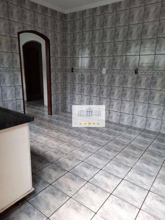 Casa à venda com 3 quartos, 232m² - Foto 4