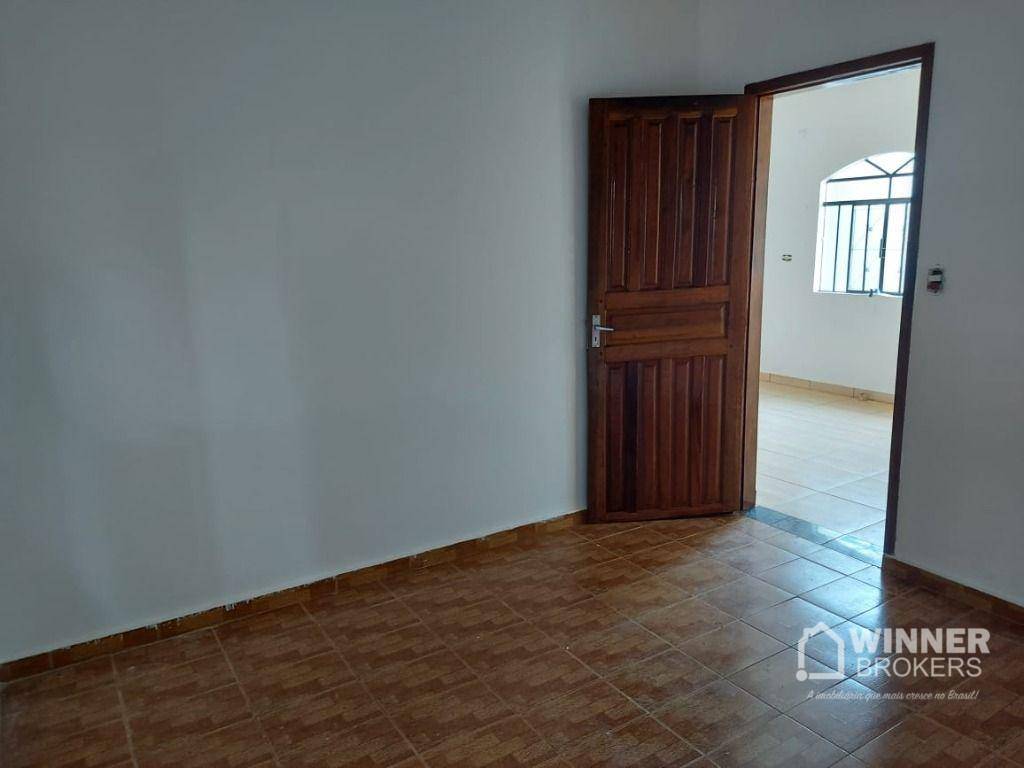 Casa à venda com 4 quartos, 180m² - Foto 3