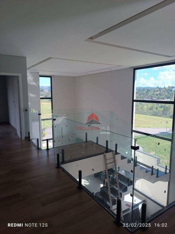 Casa de Condomínio à venda com 3 quartos, 250m² - Foto 3