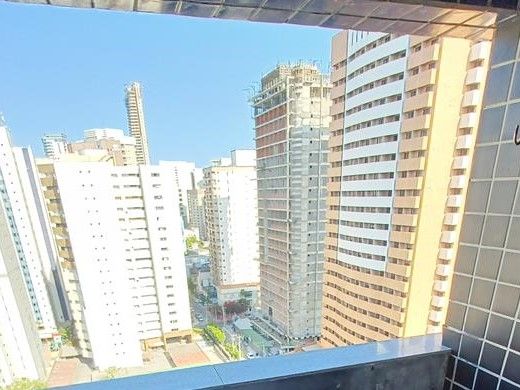 Apartamento para alugar com 3 quartos, 137m² - Foto 7