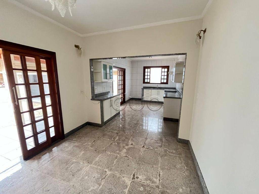 Casa à venda com 3 quartos, 200m² - Foto 22