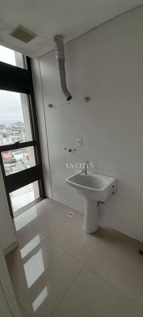 Apartamento à venda com 2 quartos, 75m² - Foto 24