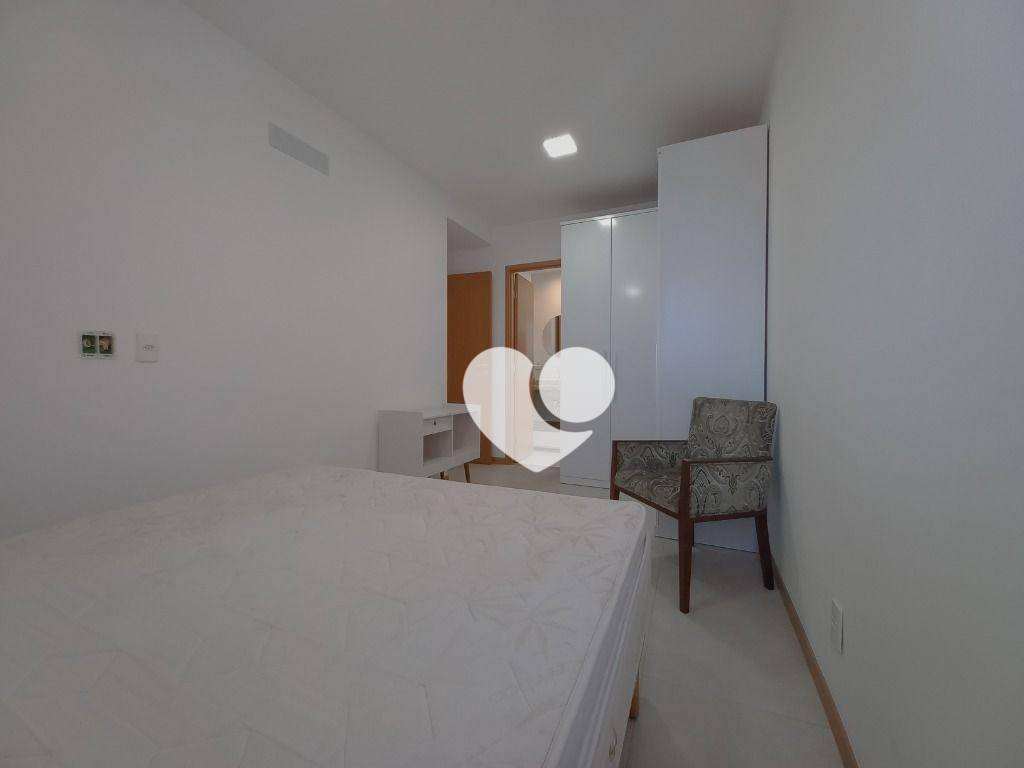 Apartamento à venda com 2 quartos, 70m² - Foto 18