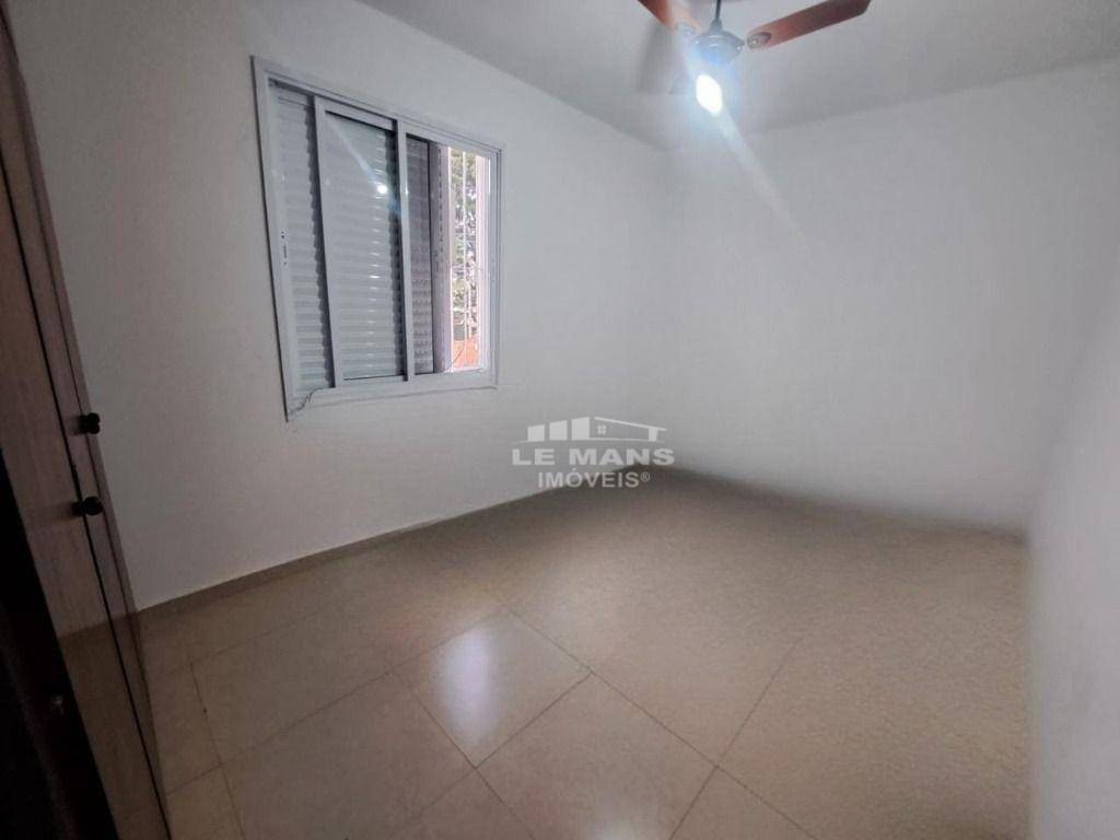 Casa para alugar com 3 quartos, 202m² - Foto 2