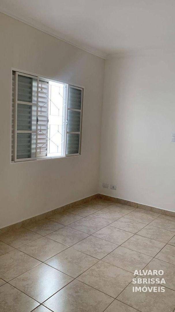 Casa para alugar com 3 quartos, 220m² - Foto 8