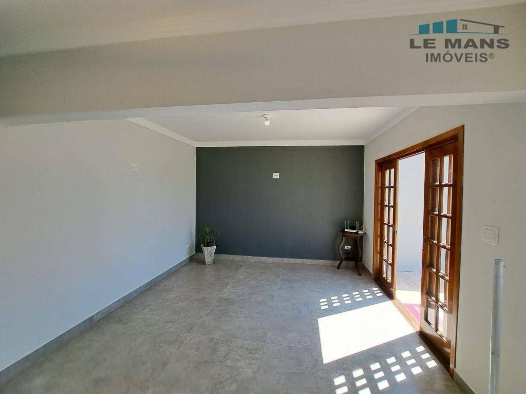 Casa à venda com 2 quartos, 75m² - Foto 9