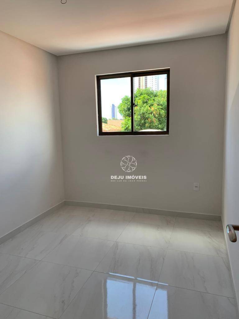 Apartamento à venda com 3 quartos, 81m² - Foto 2