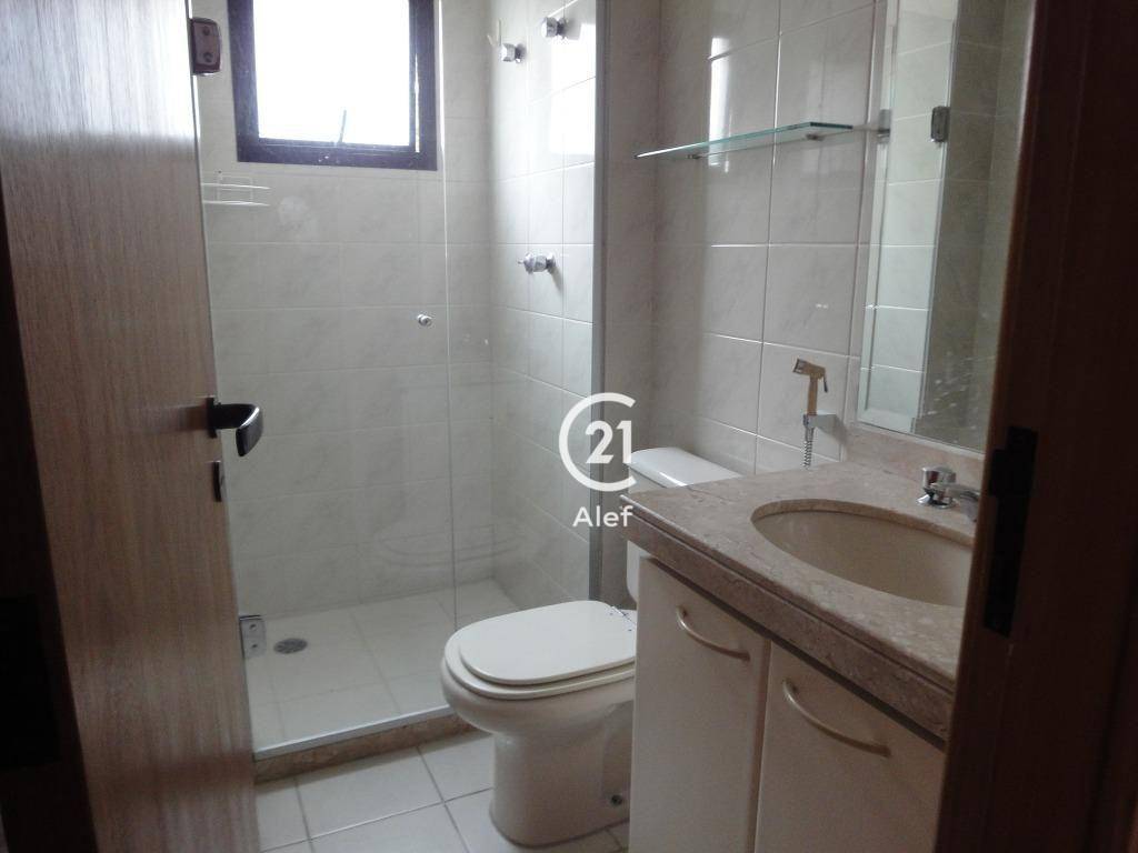 Apartamento para alugar com 3 quartos, 110m² - Foto 16