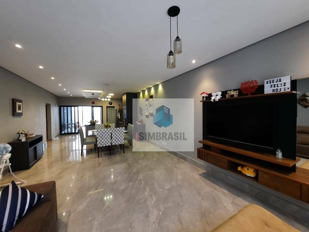 Casa à venda com 3 quartos, 244m² - Foto 2