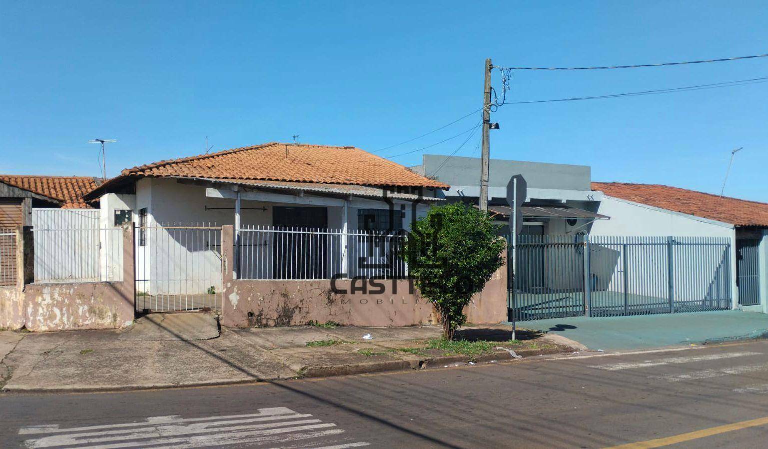 Casa à venda com 4 quartos, 170m² - Foto 2