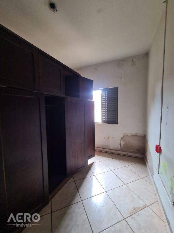 Casa à venda com 3 quartos, 210m² - Foto 10