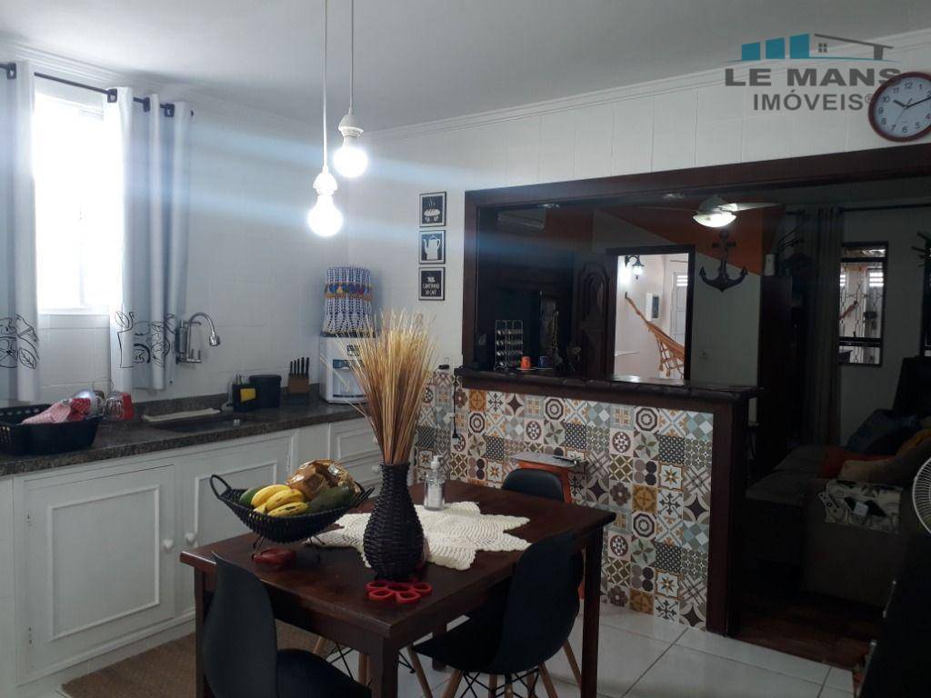 Casa à venda com 2 quartos, 69m² - Foto 16