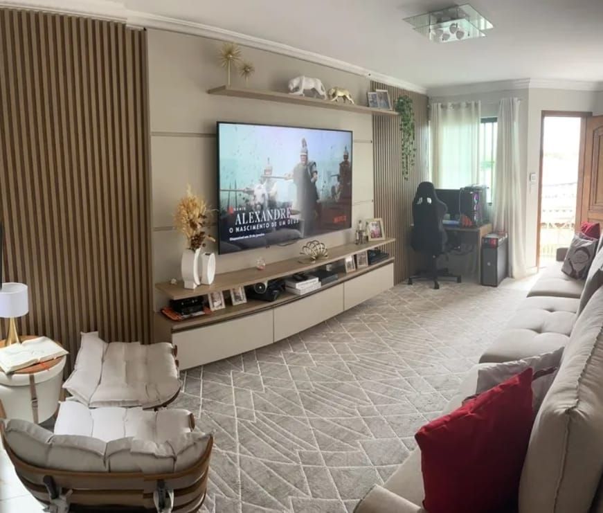 Sobrado à venda com 3 quartos, 180m² - Foto 1