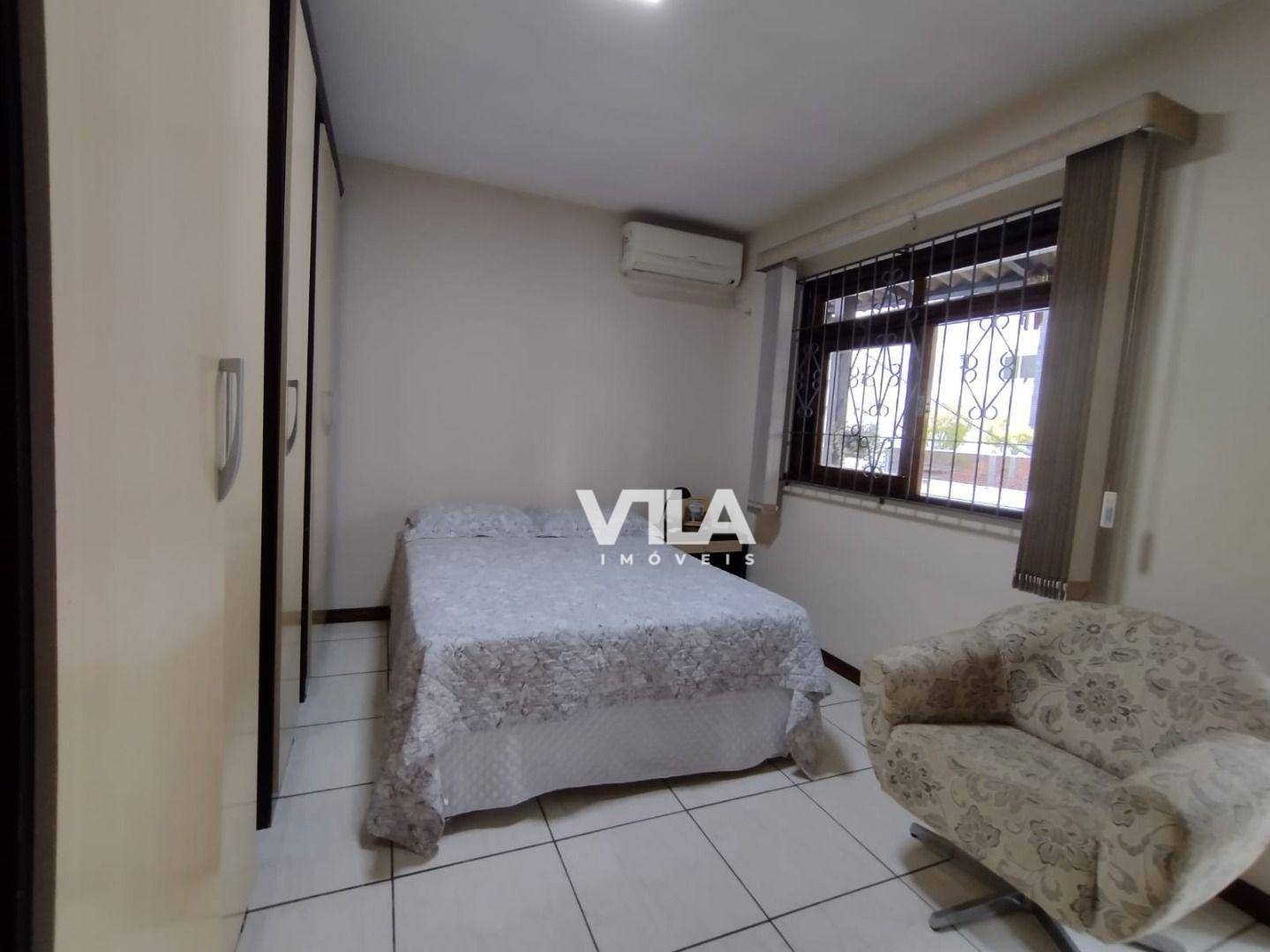 Casa à venda com 6 quartos, 245m² - Foto 11