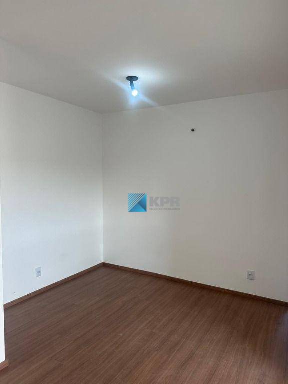 Apartamento à venda com 2 quartos, 63m² - Foto 3