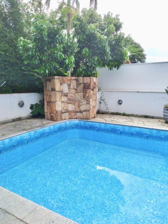 Casa de Condomínio à venda com 4 quartos, 300m² - Foto 2